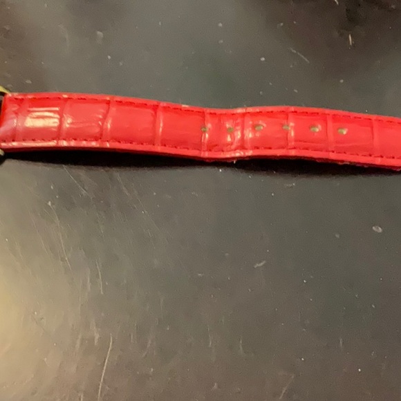 Vintagee Red Hat Society watch, brooch, brooch box and badge or eyeglass holder - Picture 10 of 13